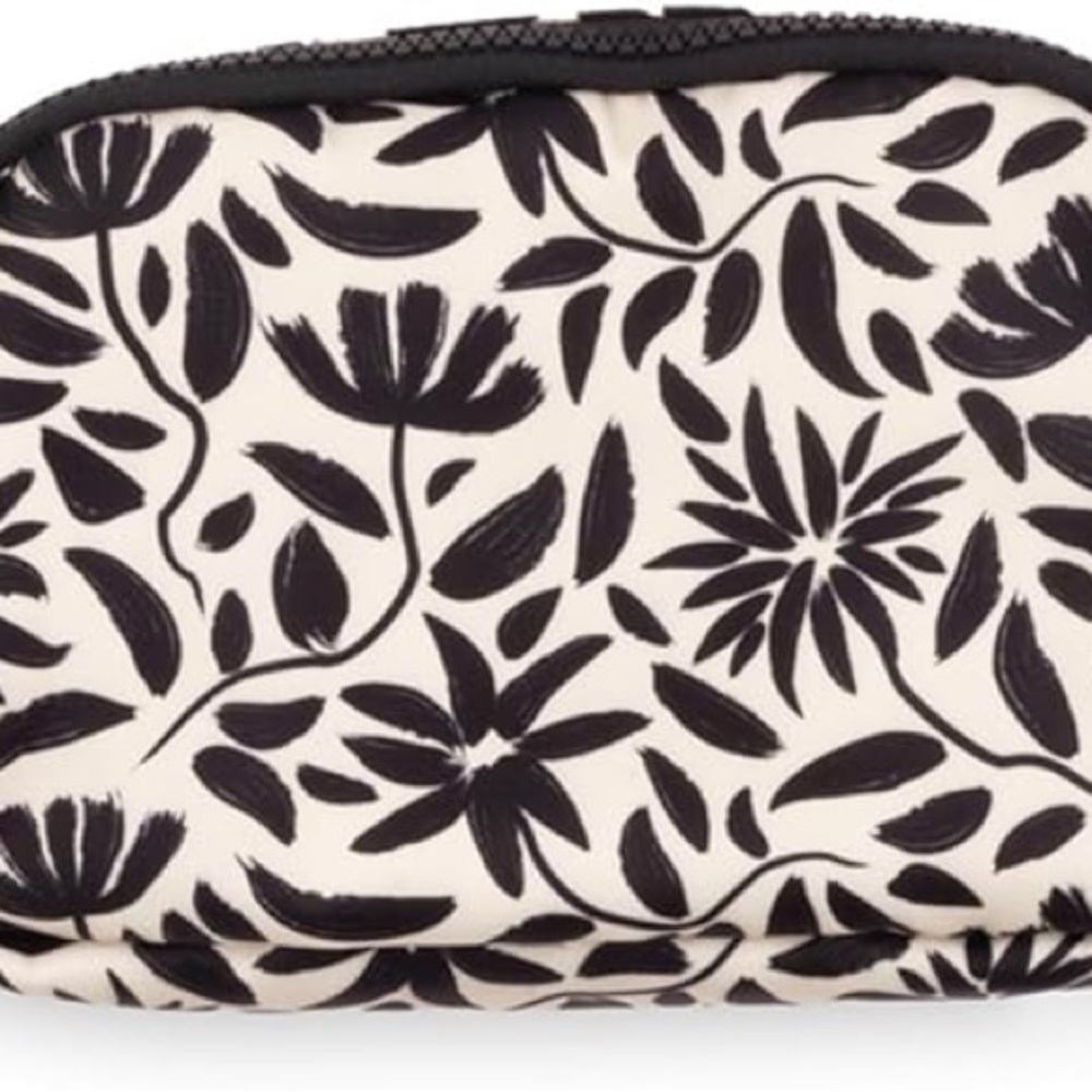 Steel Mill & Co Crossbody Bag Black& White Adjustable. NEW